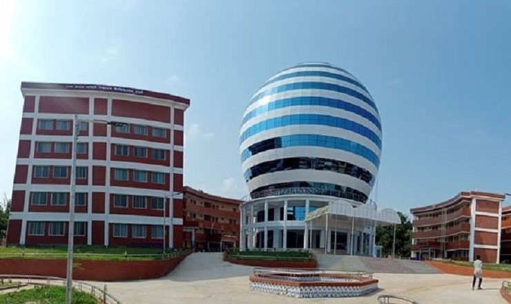 ক্যাম্পাস-ভিত্তিক বিজনেস ইনকিউবেটর উদ্বোধন করেছেন প্রধানমন্ত্রী