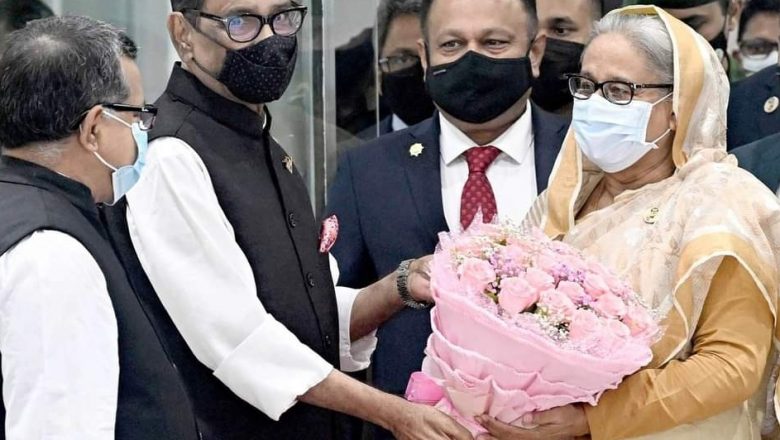 প্রধানমন্ত্রী শেখ হাসিনা দেশে ফিরেছেন
