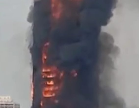 চীনে বহুতল ভবনে আগুন