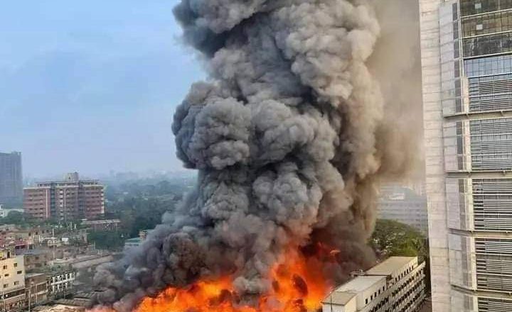 বঙ্গবাজারে আগুন : সাবেক এমপি আফজাল হোসেনকে গ্রেফতার দেখানোর আদেশ