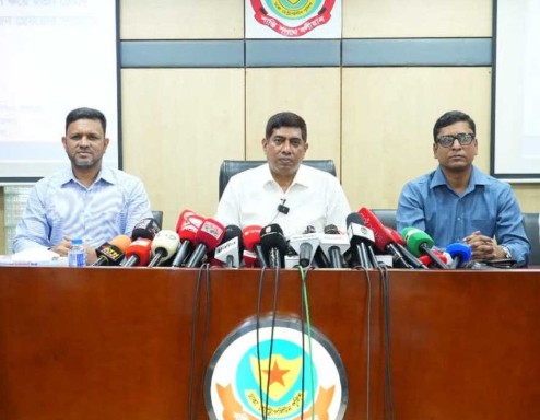 ছিনতাইয়ের ঘটনায় জড়িতদের গ্রেপ্তারে কাজ করছে ডিবি