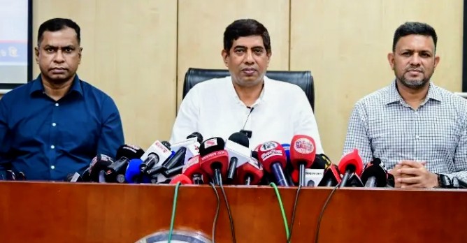 ছিনতাইকারীদের টানে স্কুলশিক্ষক নিহতের ঘটনায় গোয়েন্দা নজরদারি ও টহল বাড়ানো হয়েছে